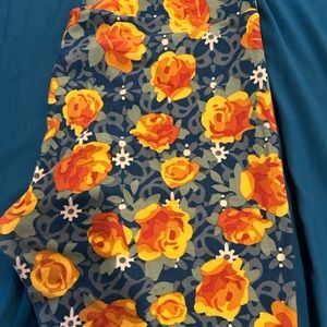 Lularoe roses leggings